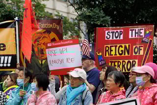 Crecen redadas y protestas en Los Angeles