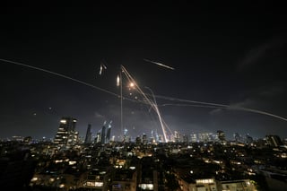 Irán contraataca a Israel tras asesinato de altos mandos militares y científicos