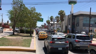 Esta mañana comenzaron a verse algunas labores de retiro de árboles que se localizan en el camellón del bulevar Independencia, para permitir la construcción del paso inferior vehicular del sistema vial Abastos-Independencia de esta ciudad.

De acuerdo con el diagnóstico de dependencias involucradas en la obra, son 47 árboles los que se van a talar, por lo que estas labores ya se llevan a cabo, sobre todo en el caso de los que ya están más dañados.
