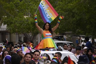 Cientos toman las calles para celebrar el Día del Orgullo LGBTI Cientos toman las calles para celebrar el Día del Orgullo LGBTI