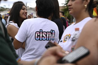 Cientos toman las calles para celebrar el Día del Orgullo LGBTI Cientos toman las calles para celebrar el Día del Orgullo LGBTI