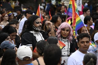 Cientos toman las calles para celebrar el Día del Orgullo LGBTI Cientos toman las calles para celebrar el Día del Orgullo LGBTI