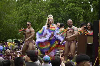 Cientos toman las calles para celebrar el Día del Orgullo LGBTI Cientos toman las calles para celebrar el Día del Orgullo LGBTI