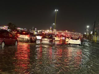 Las lluvias recientes ocasionaron inundaciones en diversas zonas de Torreón, como el Periférico Raúl López Sánchez, la Zona Industrial y colonia Senderos