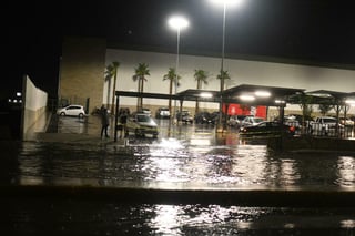 Se inundan diversas zonas de Torreón tras las lluvias