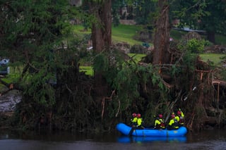 Fuertes lluvias dejan decenas de desaparecidos y muertos en Texas Fuertes lluvias dejan decenas de desaparecidos y muertos en Texas