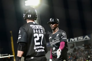 El panameño Jaime Barría tuvo una salida de calidad y fue respaldado con cuadrangulares de Jonathan Villar y Brian O´Grady, para encaminar a los Algodoneros del Unión Laguna a vencer anoche a los Acereros de Monclova con pizarra de 6 carreras a 3, en la apertura de la serie coahuilense que se disputa en el Estadio de la Revolución.