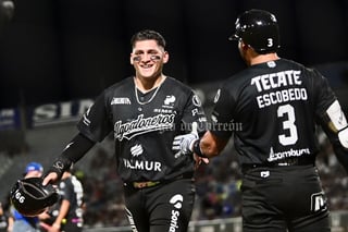 El panameño Jaime Barría tuvo una salida de calidad y fue respaldado con cuadrangulares de Jonathan Villar y Brian O´Grady, para encaminar a los Algodoneros del Unión Laguna a vencer anoche a los Acereros de Monclova con pizarra de 6 carreras a 3, en la apertura de la serie coahuilense que se disputa en el Estadio de la Revolución.