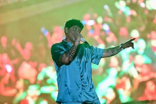 Aunque una de sus melodías más famosas es Ya supérame, la realidad es que Grupo Firme demostró ser insuperable para La Laguna.

Pasó un lustro para que Eduin Caz, su vocalista, regresara a esta tierra; no obstante, bastó este fin de semana para saldar su deuda con sus fans laguneros.