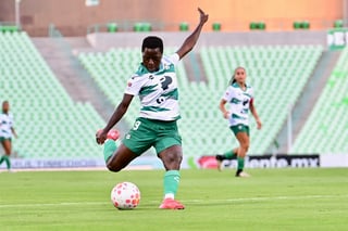 Un penal convertido por la ugandesa Sandra Nabweteme con el tiempo cumplido, le permitió a las Guerreras lograr su primera victoria del Apertura 2025 en la Liga MX Femenil y el primero en muchos meses en el Corona, al derrotar la noche de este lunes 2-1 a las Chivas.