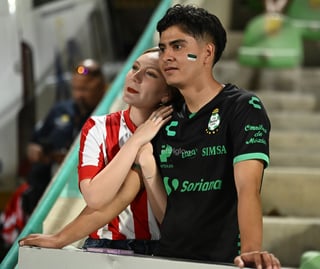 Santos Laguna derrota por la mínima a Chivas en el Corona Santos Laguna derrota por la mínima a Chivas en el Corona