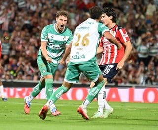Santos Laguna derrota por la mínima a Chivas en el Corona Santos Laguna derrota por la mínima a Chivas en el Corona