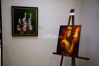 El salón es un vaivén de trazos y colores. Más de 40 piezas pictóricas descansan sobre caballetes y mamparas en la Galería del Departamento de Difusión Cultural de la Universidad Autónoma de Coahuila (UAdeC). En ellas surgen imágenes, temáticas, rostros. La muestra titulada “Universo de colores” es la prueba fehaciente del talento ostentado por el Grupo Taller de Arte Gordillo, cuyos miembros pintan sus mundos bajo la dirección de la maestra Soledad Gordillo Zorrilla.