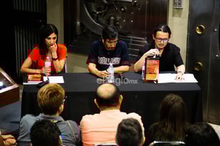 Escritor Vicente Alfonso presenta su novela 'La noche de las reinas' en Torreón Escritor Vicente Alfonso presenta su novela 'La noche de las reinas' en Torreón