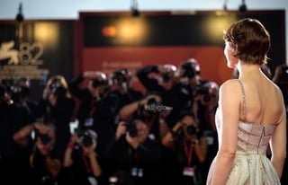 El Festival Internacional de Cine de Venecia es uno de los festivales de cine más prestigiosos del mundo, solo superado por Cannes.
Venecia también es un evento lleno de estrellas, reuniendo algunas de las mejores películas del cine internacional y a menudo influyendo en la carrera hacia los Oscar.