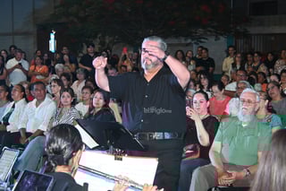 Con éxitos como Siempre en mi mente, Amor Eterno, Noa Noa, Querida y Hasta que te conocí, la Banda Municipal de Torreón presentó un concierto en homenaje a Juan Gabriel en Casa Mudéjar, la tarde del pasado 27 de agosto, previo al noveno aniversario luctuoso del artista.