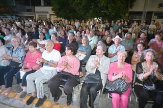 Con éxitos como Siempre en mi mente, Amor Eterno, Noa Noa, Querida y Hasta que te conocí, la Banda Municipal de Torreón presentó un concierto en homenaje a Juan Gabriel en Casa Mudéjar, la tarde del pasado 27 de agosto, previo al noveno aniversario luctuoso del artista.