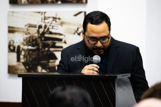 Los maestros Iván López Reynoso (Guanajuato, 1990), reconocido director de orquesta, y José Luis Barros Horcasitas, presidente de Pro Ópera A. C., protagonizaron una noche dedicada a la música. Las instalaciones de El Siglo de Torreón fueron el escenario, donde, pasadas las 19:00 horas del jueves 28 de agosto, ambos invitados se entregaron a una plática llena de partituras, compositores y grandes obras de la histórica tradición musical.