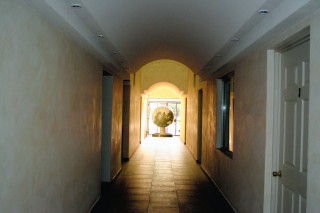 Vista interior de una de las áreas de La Casa del Artista. (Fotografías de Ramón Sotomayor)