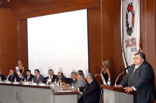 El secretario de Hacienda y Crédito Público, Agustín Carstens, durante la reunión del consejo directivo de Canacintra. (Notimex)