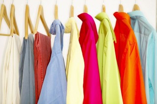 En tiempo de altas temperaturas debemos conocer que tipo de ropa usar, que colores, telas y diseños.