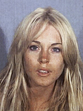 Esta es la foto que le tomaron a Lindsay al momento de ser detenida. (AP)