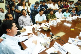 El alcalde Ricardo Rebollo presidió la primera sesión de Cabildo.