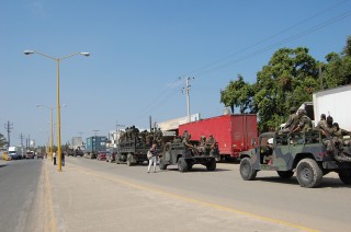 La Sedena desplegó ayer en Tamaulipas a unos 200 efectivos del Distrito Federal a Tamaulipas para apoyar a sus compañeros del 15 Batallón de Infantería.