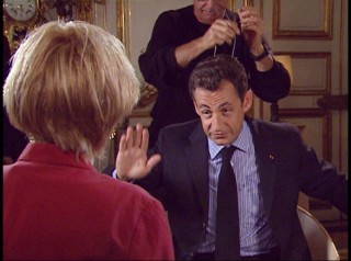 Una entrevista emitida la noche del domingo y que el presidente de Francia, Nicolas Sarkozy, interrumpe
abruptamente, fue grabada antes del anuncio oficial de su divorcio de Cecilia. (AP)