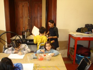 Teresa Hernández durante una de las clases de Chanatitos, que inician su nuevo curso el próximo martes.