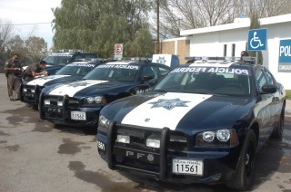 Con la nueva imagen de color azul con franja transversal blanca, fueron presentadas las nuevas 8 patrullas que se asignaron a la Policía Federal en el destacamento de Torreón, y que sustituyen a los vehículos blanco con negro que utilizaba la ya desaparecida Policía Federal de Caminos.
