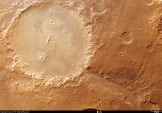 Científicos de la Universidad de Arizona han identificado un cráter en Marte con 'aparentes' huellas de haber sido un lago. (EFE)