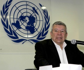 El Relator de la ONU sobre los Derechos Humanos de los Migrantes, Jorge Bustamante, alertó y reiteró su preocupación por los malos tratos hacia los indocumentados centroamericanos en México. (El Universal) 