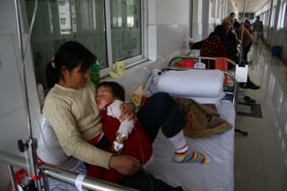 China enfrenta actualmente una epidemia de enterovirus 71 que suele atacar a niños de hasta 10 años, causando en algunos de los casos una grave inflamación del cerebro. (AP)