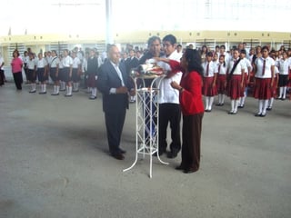 Se inauguró la Expo Ahorro de Energía, donde también se efectuó la incineración y abanderamiento de algunas escuelas primarias de Gómez Palacio.
