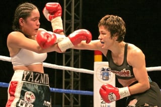 Para Yazmín “Rusita” Rivas la pelea no se definió por decisión unánime, ya que en ningún momento Jackie Nava la lastimó en la confrontación celebrada en Aguascalientes. (EFE)