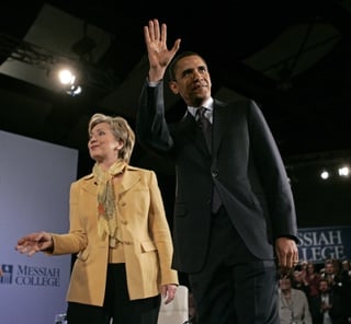 El candidato demócrata a la Casa Blanca Barack Obama y su ex rival Hillary Clinton empezarán a aparecer juntos en mítines la próxima semana. (AP)