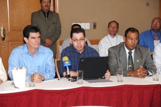 Lázaro Gaytán Aguirre, director de Seguridad Pública de Chihuahua y presidente de la Asociación Nacional de Jefes de Policía Municipal, expuso la necesidad de que los servicios de emergencia 066 estén en control de los municipios.