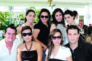 Maleny Luna, Paola Mendoza, Lily Leal, Elizabeth Gómez, Daniel Yarza, Vicky Mendoza, Isaac Díaz y Sofía.