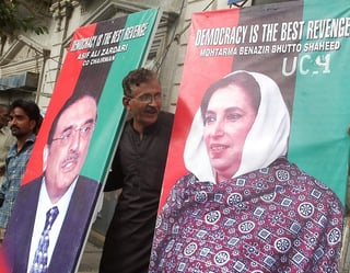El viudo de la asesinada Benazir Bhutto, Asif Alí Zardari, consiguió hoy la Presidencia de Pakistán y suceder a Pervez Musharraf, al imponerse con una clara mayoría en una votación parlamentaria. EFE