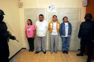 Presentación de los cuatro presuntos integrantes de la banda denominada “La Flor” quienes participaron en el secuestro de Fernando Martí. (Fotografías de El Universal y Agencia Reforma)