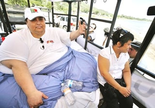 El mexicano que llegó a pesar media tonelada y fue considerado el hombre más gordo del mundo anunció que se casará el 26 de octubre.