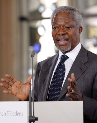 El ex secretario general de la ONU, Kofi Annan, recibió ayer el Premio de la Paz de Westfalia, en Munster (Alemania). (EFE)