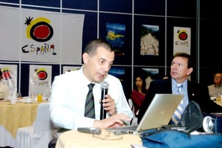 La conferencia estuvo a cargo de Miguel Nieto Sandoval y fue organizada por el cónsul de España en Torreón Carlos González Castañón.