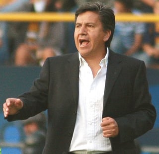 El director técnico de Necaxa, Raúl Arias, mencionó que la selección mexicana se ha convertido en 'una pachanga' con la convocatoria de jugadores naturalizados. (jammedia)