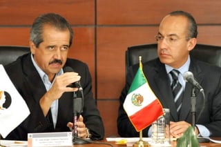 El presidente Felipe Calderón Hinojosa se encuentra reunido con los miembros de su gabinete legal en Los Pinos. (Notimex)
