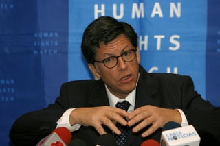 Análisis. El director de las Américas de Human Rights Watch, José Miguel Vivanco, considera que Felipe Calderón no está convencido del respeto a los derechos humanos, como factor clave.