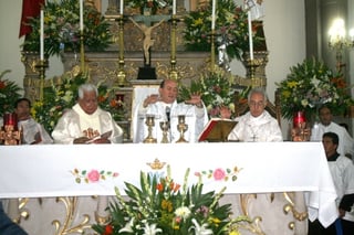 Aniversario. El obispo de Gómez Palacio, José Guadalupe Torres Campos, celebró los 25 años de su ordenación sacerdotal.  EL SIGLO DE TORREÓN/ JAIME DE LARA 