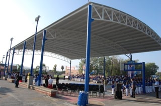 Majestuosa luce la cancha número uno de basquetbol del Frandés de la Laguna, misma que es utilizada por centenares de alumnos.