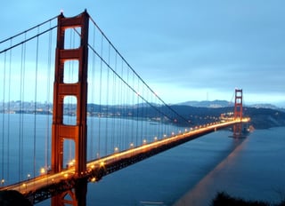 El Golden Gate, finalizado en 1937, es cruzado cada año por 40 millones de personas, tanto residentes de la zona como turistas.
